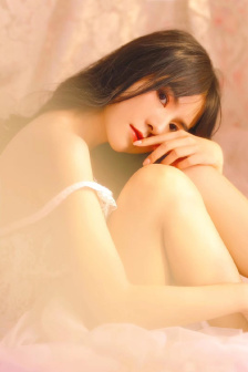 美女抓奶抖胸视频